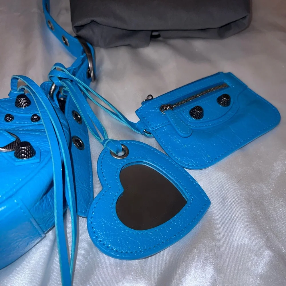 💕🚨SALE NWT Authentic Balenciaga Le Cagole XS in Turquoise / Blue Leather - Picture 3 of 9